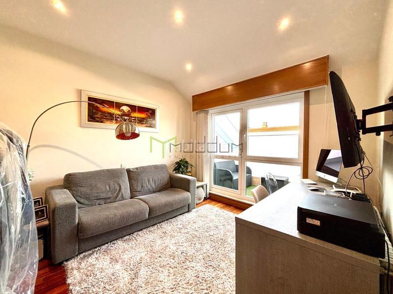 Foto f1dda709-d987-4742-811d-e6487c617d80. Àtic amb calefacció aparcament a Castiñeiriño - Cruceiro de Sar Santiago de Compostela