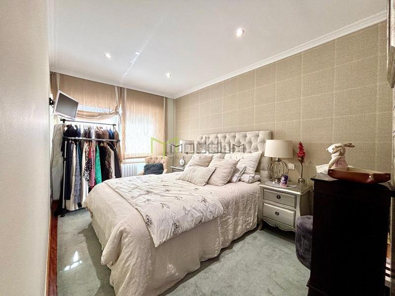 Foto f413ca8b-f00a-4603-a80c-efc23acfb51a. Àtic amb calefacció aparcament a Castiñeiriño - Cruceiro de Sar Santiago de Compostela