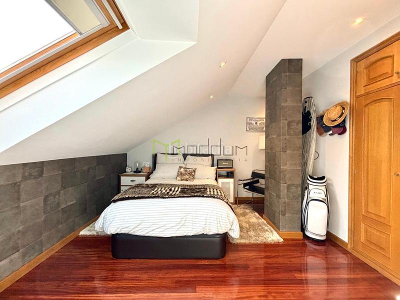 Foto 0af7ba47-1565-4175-8903-7efe960f0757. Attico con riscaldamento parcheggio in Castiñeiriño - Cruceiro de Sar Santiago de Compostela