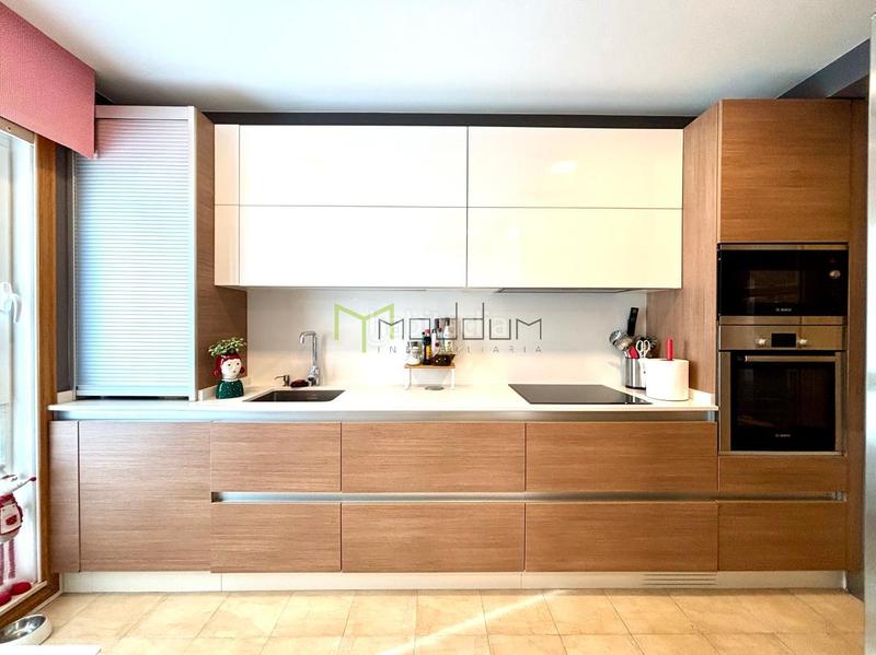 Foto 317686f5-6223-4fc8-ac2b-5eb3b2f97db5. Attico con riscaldamento parcheggio in Castiñeiriño - Cruceiro de Sar Santiago de Compostela