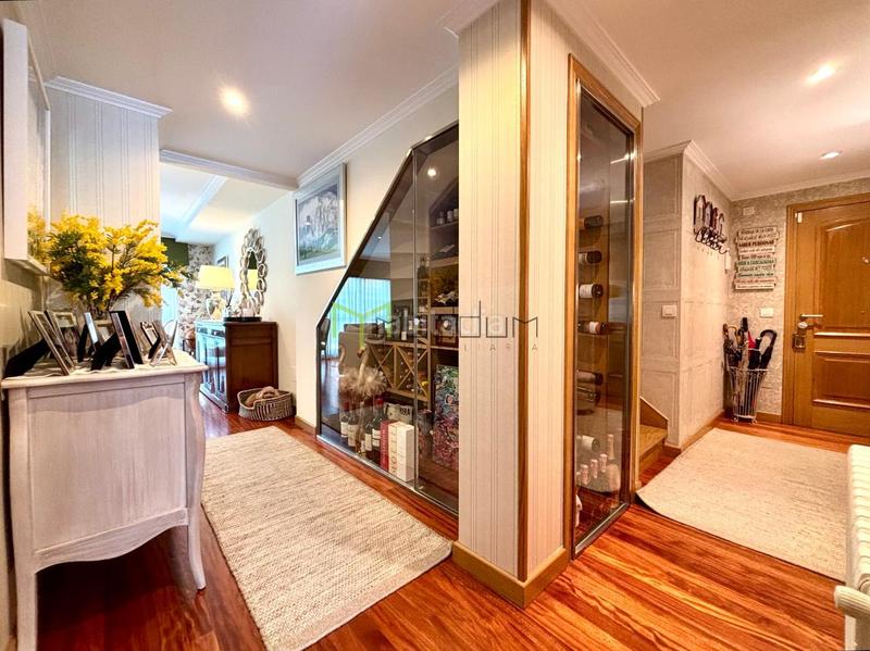 Foto 8f41662b-51f8-4710-aa7e-92edc306ea3e. Attico con riscaldamento parcheggio in Castiñeiriño - Cruceiro de Sar Santiago de Compostela