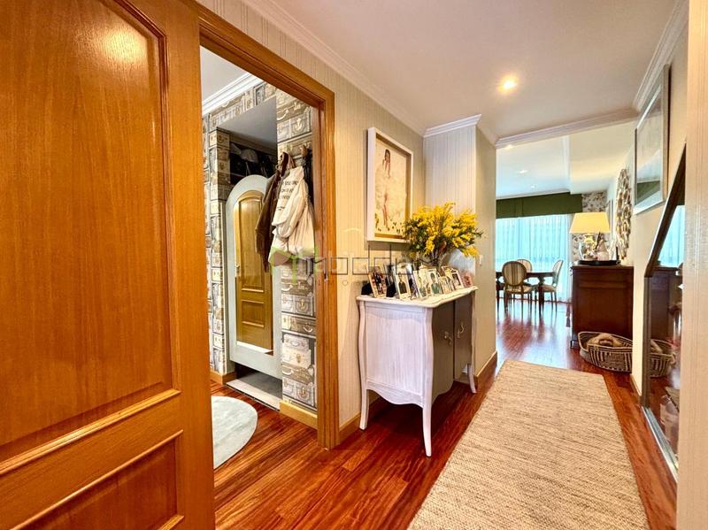 Foto 877552a9-f3a4-4964-bbf7-59a849162e75. Attique avec chauffage parking dans Castiñeiriño - Cruceiro de Sar Santiago de Compostela