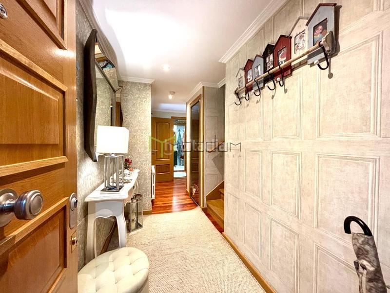 Foto b60f8d13-801d-4a43-8485-918277044b0f. Attique avec chauffage parking dans Castiñeiriño - Cruceiro de Sar Santiago de Compostela