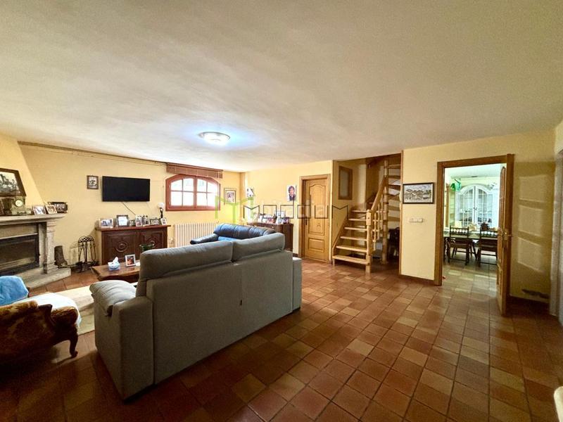 Foto 129af7f8-7e95-4260-b56a-74b6686be600. Chalet with heating parking in Teo