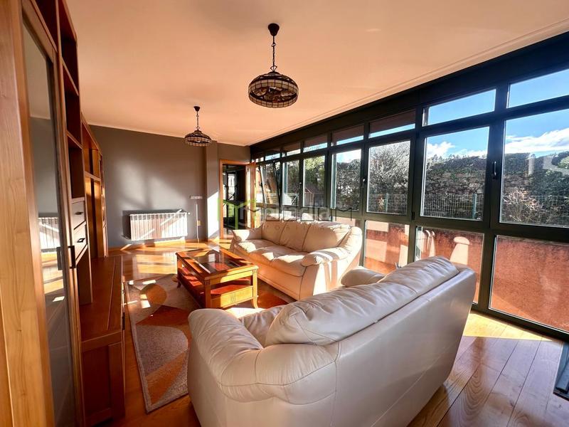 Foto 4af24acd-5bf4-462f-b36e-aa4221168326. House with heating parking in Bertamirans Ames