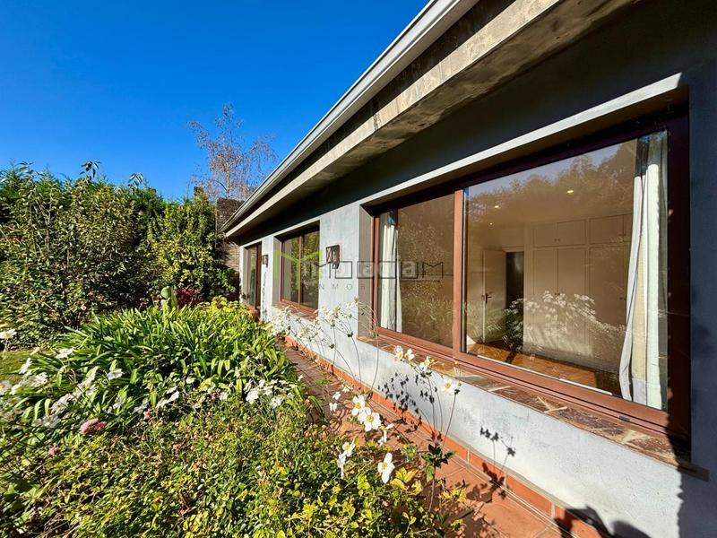 Foto b0c3c983-b7bf-4c20-86a2-b988140af261. Chalet dans lugar buceleiras 56 dans Bugallido Ames