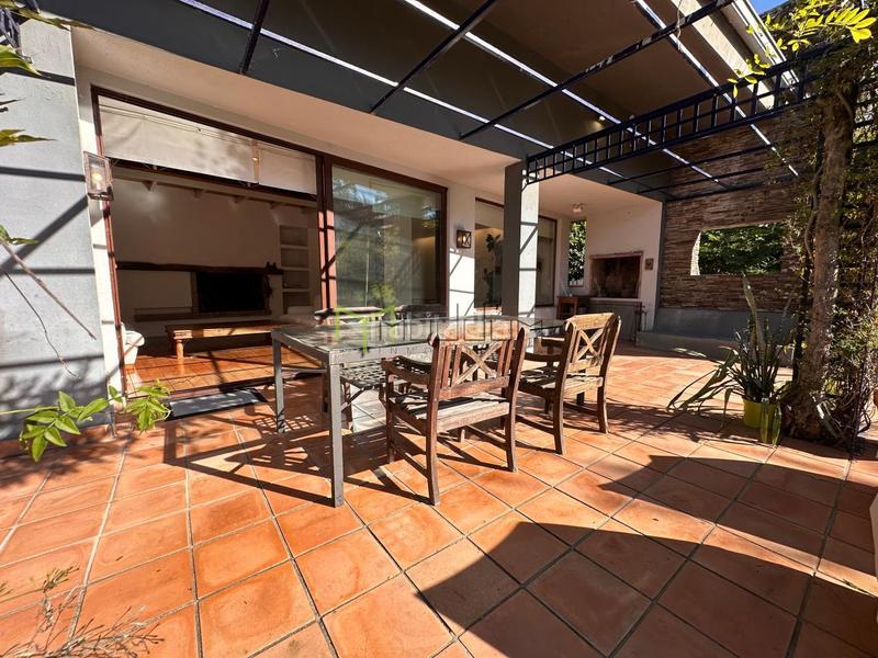 Foto fcfe45d8-0f4c-4dfd-80a6-ec475a750aef. Chalet dans lugar buceleiras 56 dans Bugallido Ames