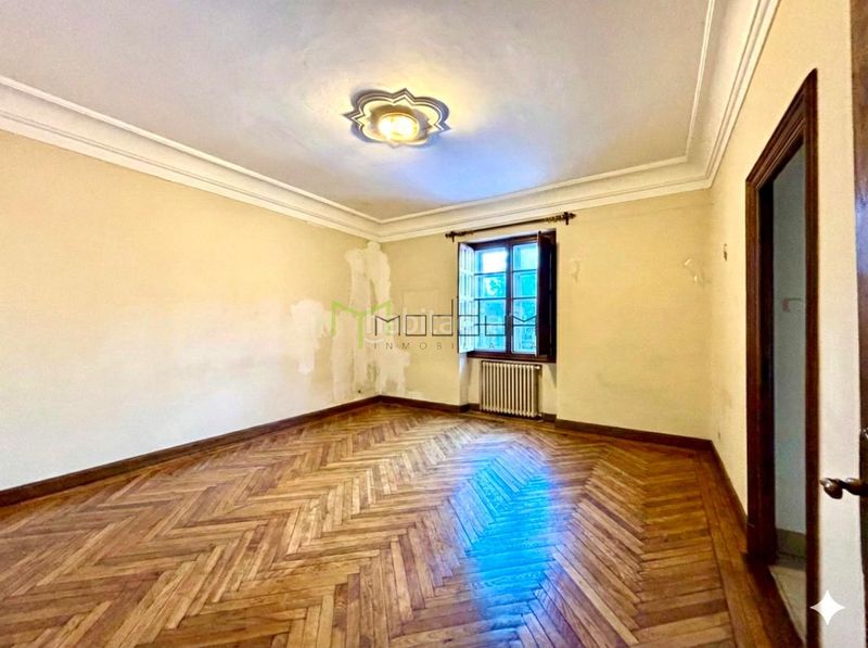 Foto f33b68ad-a278-4936-8332-5d09b1baedbc. Pis amb calefacció a Ensanche - Sar Santiago de Compostela
