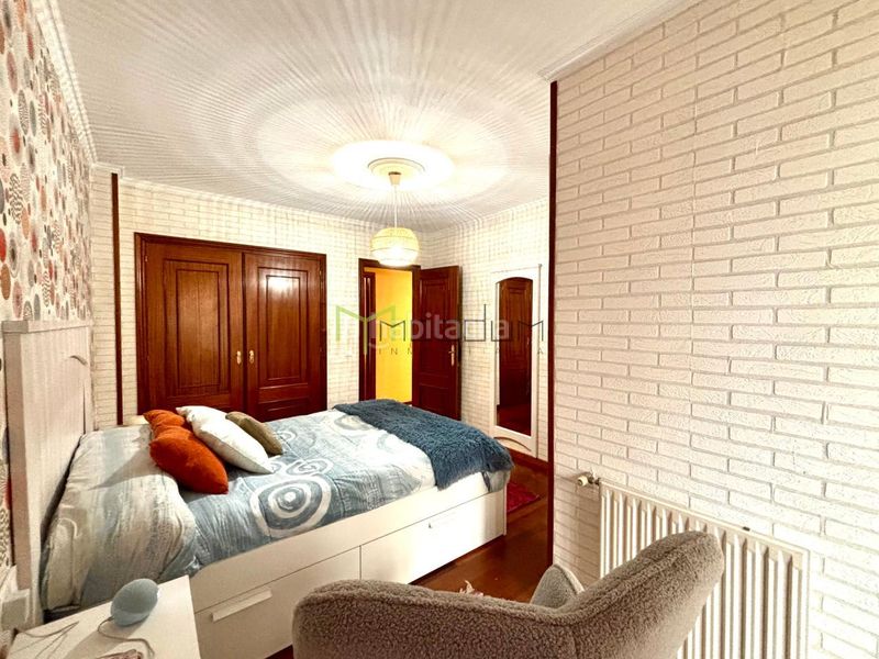 Foto 668a5537-9cb6-4fca-aed2-06785818f812. Flat with heating parking in O Milladoiro Ames