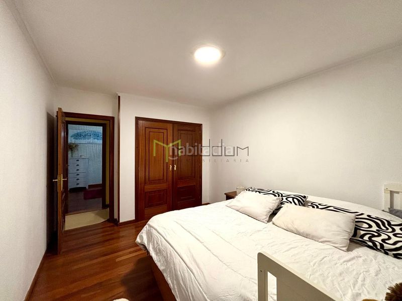 Foto f0e5d05c-e1fc-4384-aa2c-44626268f509. Pis amb calefacció aparcament a O Milladoiro Ames