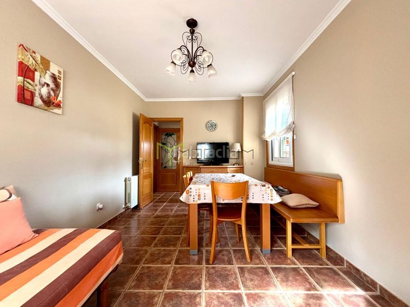 Foto b0bd06dd-a562-4151-bb97-b76076721b84. Casa amb calefacció aparcament a Bertamirans Ames