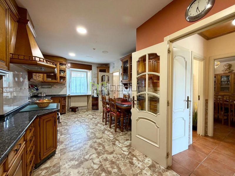 Foto b0320f9f-47c8-4b95-bd85-a32685754ccf. Casa en lugar pedreira 76 en Teo