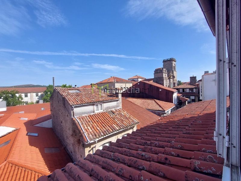 Foto 3af5cbee-faec-4319-941a-251115ef15d1. Casa amb calefacció a Casco Histórico Santiago de Compostela