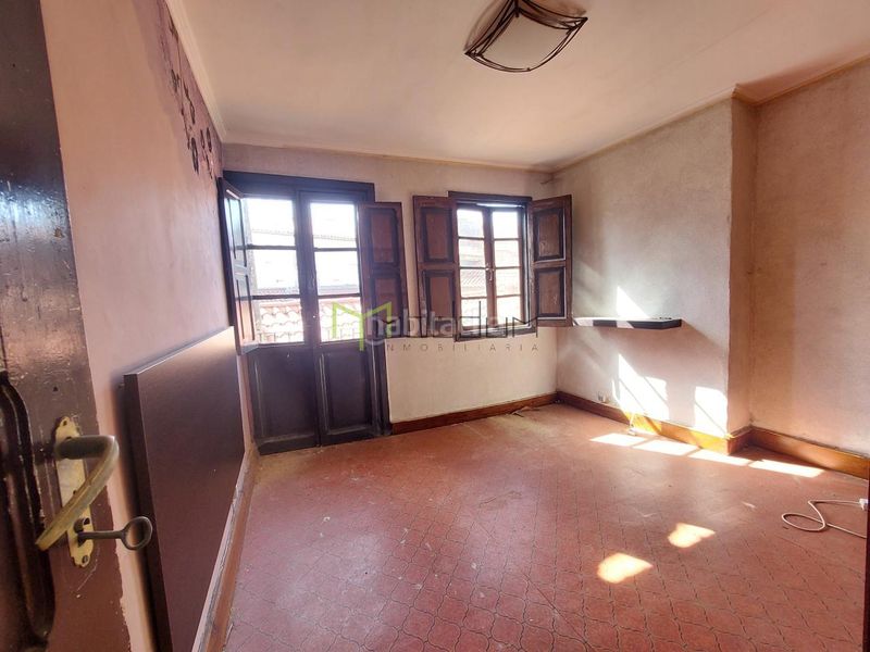 Foto a7c69d57-ea4f-4a5c-a8f0-389206dad01e. Casa amb calefacció a Casco Histórico Santiago de Compostela