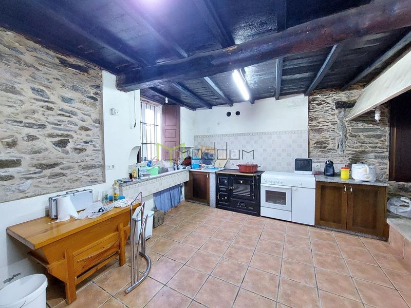 Foto 04e51a4a-7e64-49fa-8546-6074adc6e3b7. Casa amb calefacció aparcament a Pino (O)