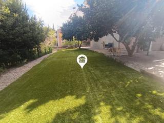 Xalet a Urbanitzacions. Gran casa con terreno plano