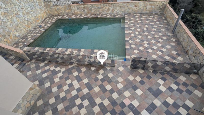 Foto 7499b236-8a56-4c8f-9ac4-007ba378c747. Xalet amb aparcament piscina a Sant Cebrià de Vallalta