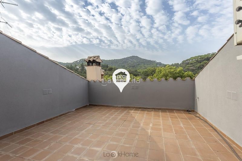 Foto f0bd7588-8115-451c-afac-b28c8f2fbd91. Xalet amb calefacció aparcament piscina a Dosrius poble Dosrius