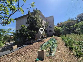 Xalet  Carrer carrer manresa. Casa con jardín y balsa para entrar a vivir
