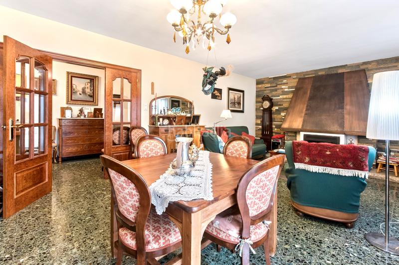 Foto 8793af8f-5386-4d30-8011-2bb24497921d. Chalet avec cheminée chauffage parking dans Sector Est Premià de Mar