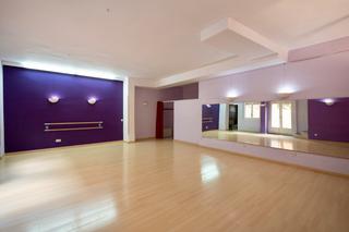 Local Comercial a Carrer d'elisenda de montcada 51