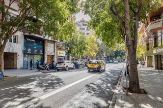 Local commercial à Carrer de sepúlveda 136. Novedad