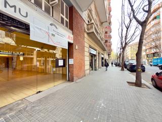 Local commercial à Carrer de sepúlveda 136. Novedad
