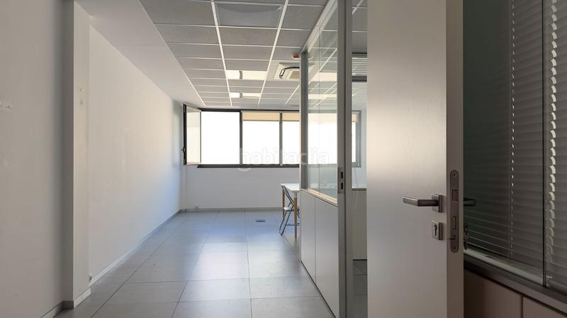 Foto a7b9d9fe-d2de-4aef-b61f-5ba02775e8d2. Büro mit heizung parking in Hernani