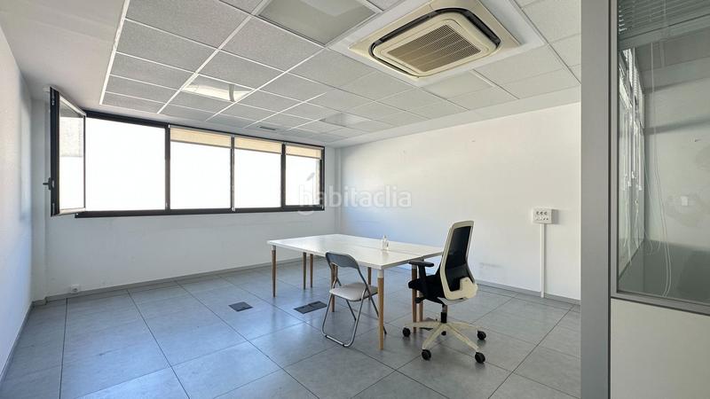 Foto f5ddb3ea-63b9-4356-aed5-18763256de2d. Büro mit heizung parking in Hernani