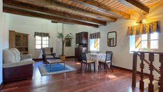 Masia  Barrio plaza rural