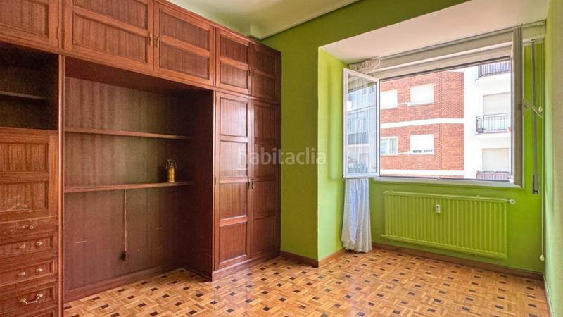 Foto fa7e2792-9c0f-4c13-8ddf-f1abb4a7fae9. Pis amb calefacció a Gran Via Logroño