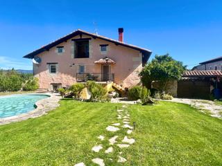 Semi detached house in Calle Calle Real