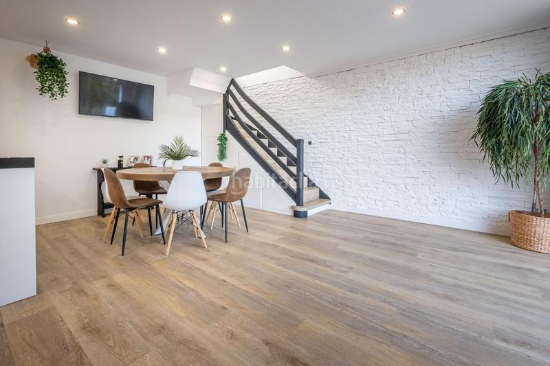 Foto c1b4cb21-a336-4172-8c75-a72801db46d5. Casa a schiera con riscaldamento parcheggio in Altza Donostia - San Sebastián
