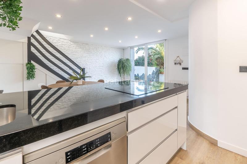 Foto c2bc2e9e-c956-4db6-9b84-ef6975e9dadc. Casa a schiera con riscaldamento parcheggio in Altza Donostia - San Sebastián
