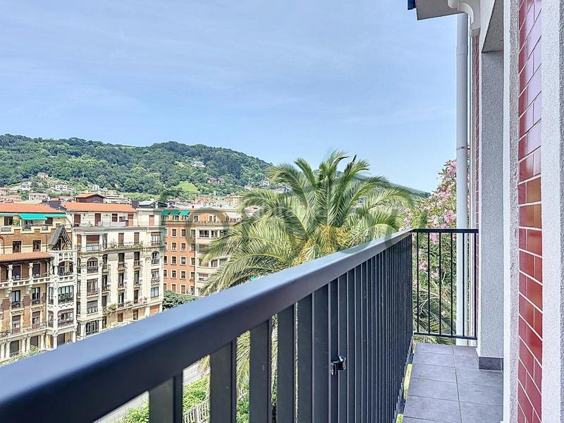 Foto 438ea08c-ad3c-4b13-bfd2-8683dc1273c8. Pis amb calefacció a Egia Donostia - San Sebastián