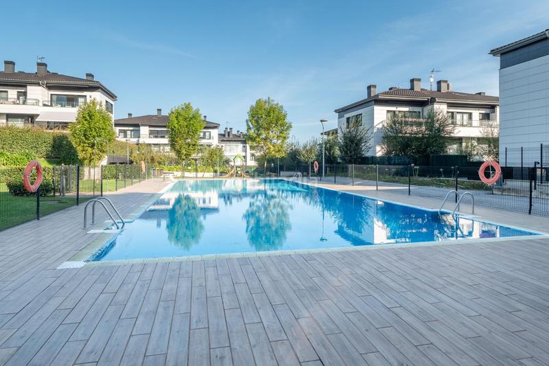 Foto 15fcff4c-134a-4169-93e7-37b8c4c1b8cc. Duplex with heating parking pool in Miramon-Zorroaga Donostia - San Sebastián