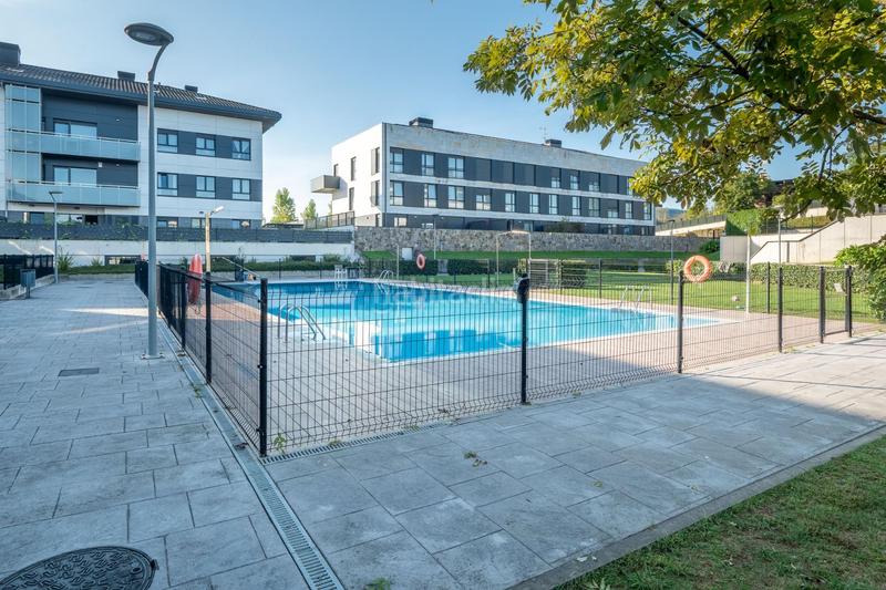 Foto 3ce33870-9e50-48c1-aa44-1e3bd54bbce3. Duplex with heating parking pool in Miramon-Zorroaga Donostia - San Sebastián