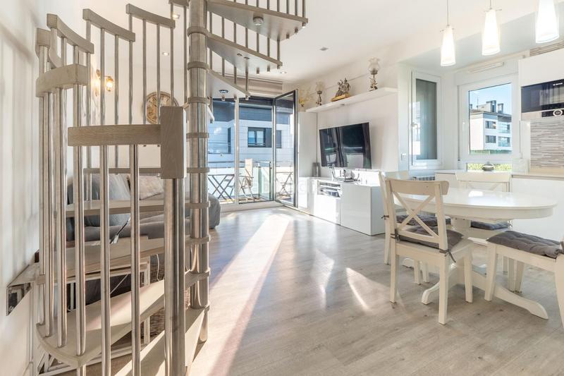 Foto e17eaf1a-1e0d-4173-b840-b1ac445cce0f. Duplex with heating parking pool in Miramon-Zorroaga Donostia - San Sebastián