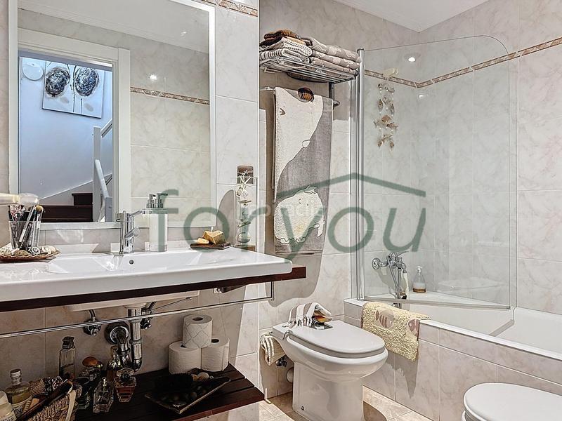 Foto 3f1fa781-be46-4daa-8959-e8eee08951e0. Maison jumelée avec chauffage parking piscine dans Lasarte - Oria