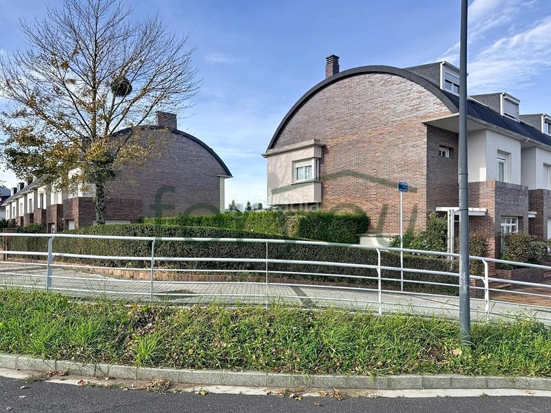 Foto af2a81a3-3e91-4b06-9cd2-8737e4f9013b. Maison jumelée avec chauffage parking piscine dans Lasarte - Oria