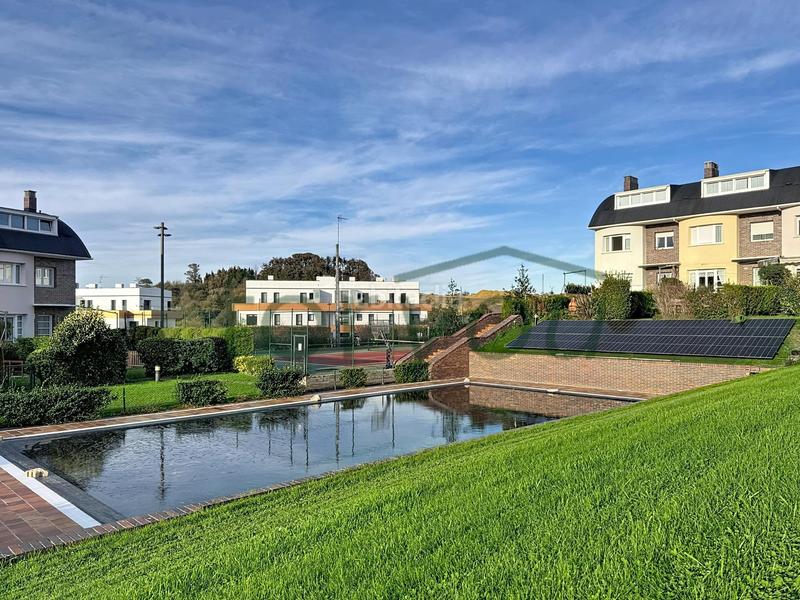Foto fdf515f3-f60b-4e51-83e5-5cfaa57d5336. Maison jumelée avec chauffage parking piscine dans Lasarte - Oria