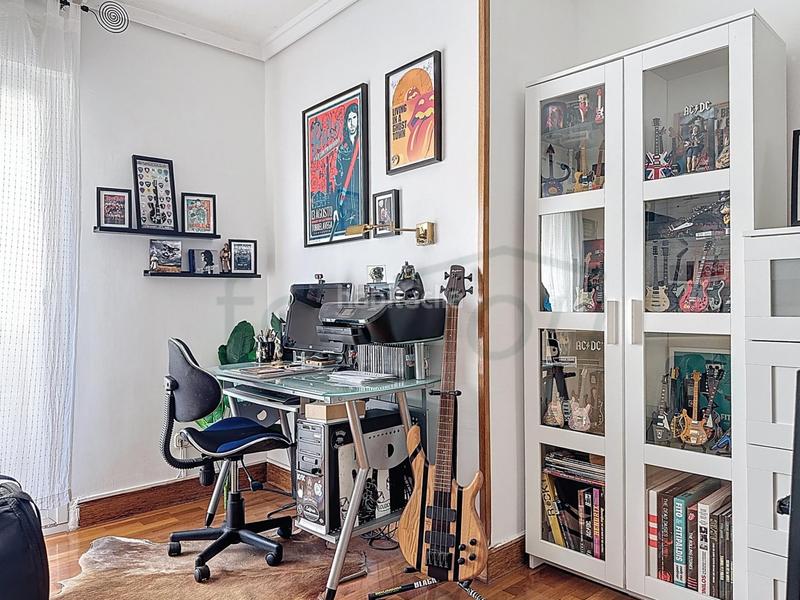 Foto 08298395-7bc4-44b0-a517-9f34ca9fd8d3. Pis amb calefacció aparcament a Intxaurrondo Donostia - San Sebastián