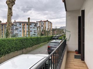 Etagenwohnung in Hernani. Espacioso piso en venta en hernani  zona santa bárbara