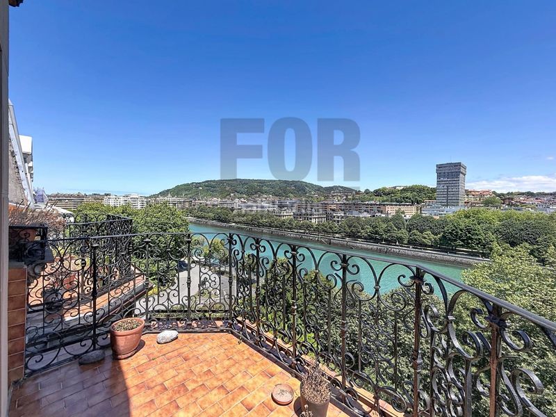 Foto dea45c7b-6c71-4fea-a736-f83f6be56f45. Dúplex amb calefacció a Área Romántica Donostia - San Sebastián