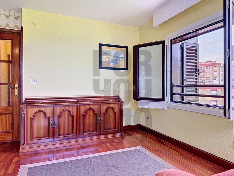 Foto e6fa746d-3d25-4574-89b3-cc6174636b3d. Pis a Zarautz