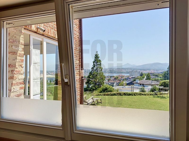 Foto ad43402e-9ec6-4a18-a093-5e9f6e7b79b5. Xalet amb calefacció aparcament piscina a Hondarribia