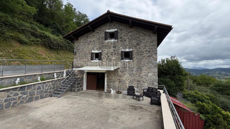 Foto 95ea1add-26c7-4b85-bc58-3dff7351347b. Casa amb aparcament a Hernani
