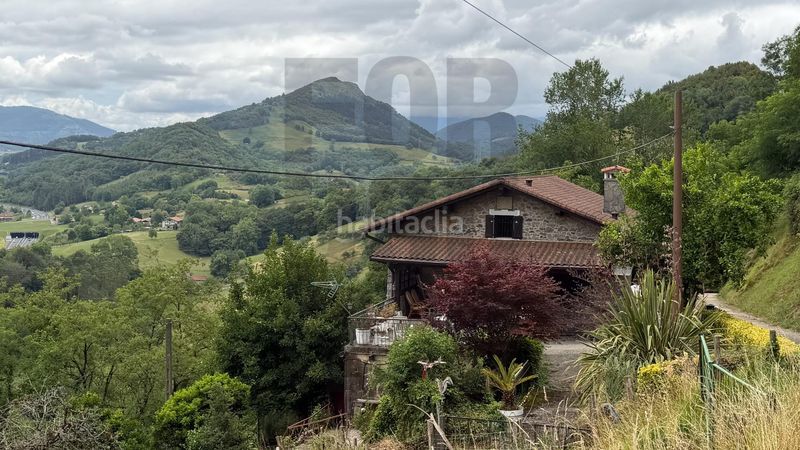 Foto b0c1c402-4305-4e4c-8623-625a91effdc7. Casa amb aparcament a Hernani