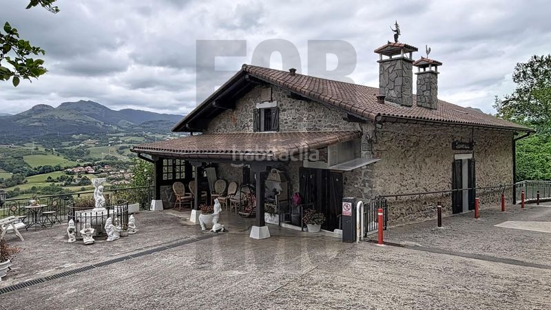 Foto bebf375e-50c3-48e1-80fa-4d2ec598c751. Casa amb aparcament a Hernani