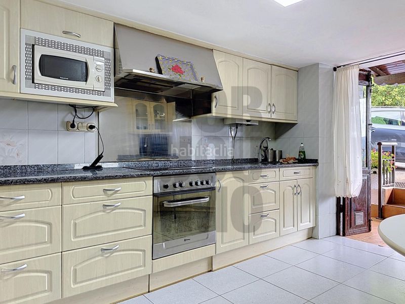 Foto e9b2a8e5-3d73-4574-9952-a5619fbbbc45. Casa amb aparcament a Hernani